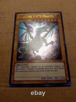 Blue-Eyes White Dragon JUMP-EN068 Limited Ultra Rare Yugioh NM read see pics (1)