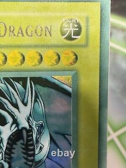 Blue Eyes White Dragon LOB-001