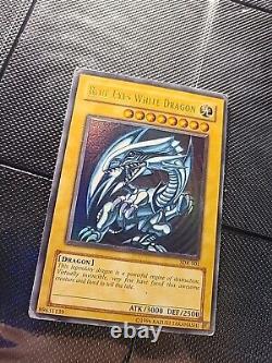 Blue-Eyes White Dragon SDK-001 Holofoil Shift Error