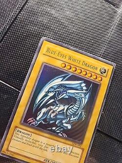 Blue-Eyes White Dragon SDK-001 Holofoil Shift Error