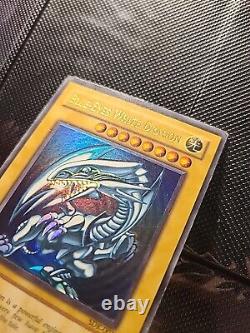 Blue-Eyes White Dragon SDK-001 Holofoil Shift Error