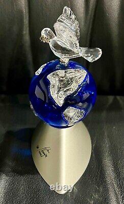 EXTREMELY RARE 2000 Millennium Edition Crystal Planet Signed / RARE / In BOX