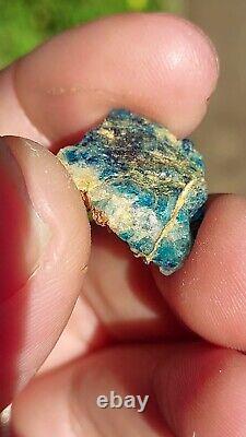 EXTREMELY RARE BLUE EUCLASE WITH QUARTZ FROM LAST HOPE MINE, ZIMBABWE 20 cts