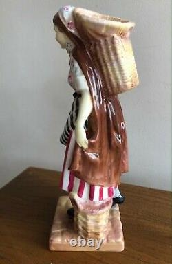 Extremely Rare @1930 Royal Doulton newhaven fishwife Figurine by Harry Fenton