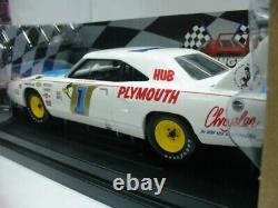 WOW EXTREMELY RARE Plymouth Superbird McCluskey Champion USAC 1970 118 RC2 ERTL