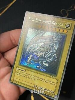 Yugioh Blue Eyes White Dragon SDK-001 Max Faded Misprint Error Minty