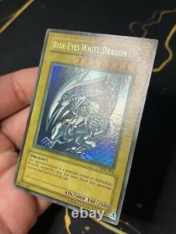 Yugioh Blue Eyes White Dragon SDK-001 Max Faded Misprint Error Minty