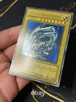 Yugioh Blue Eyes White Dragon SDK-001 Max Faded Misprint Error Minty