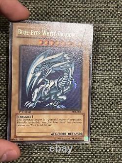 Yugioh Blue-Eyes White Dragon SDK-001 Ultra Rare 1st Edition MP