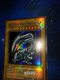 Yugioh Blue Eyes White Dragon SDK-001 Unl Holo bleed