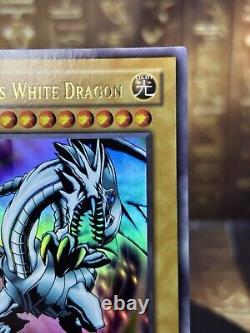 Yugioh Blue Eyes White Dragon Ultra Rare LOB-001 1st Edition NM