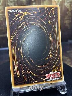 Yugioh Blue Eyes White Dragon Ultra Rare LOB-001 1st Edition NM