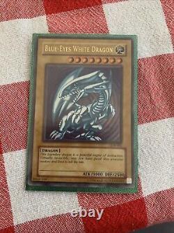 Yugioh cards 1996 first edition Blue Eyes White Dragon SDK-001